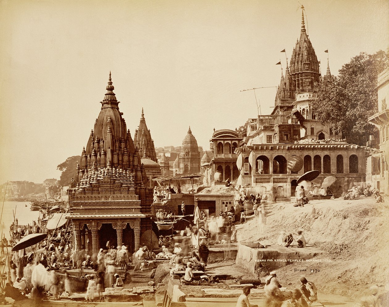 Vishnu Pud og andre templer, Benares (sepia-bilde) av Samuel Bourne