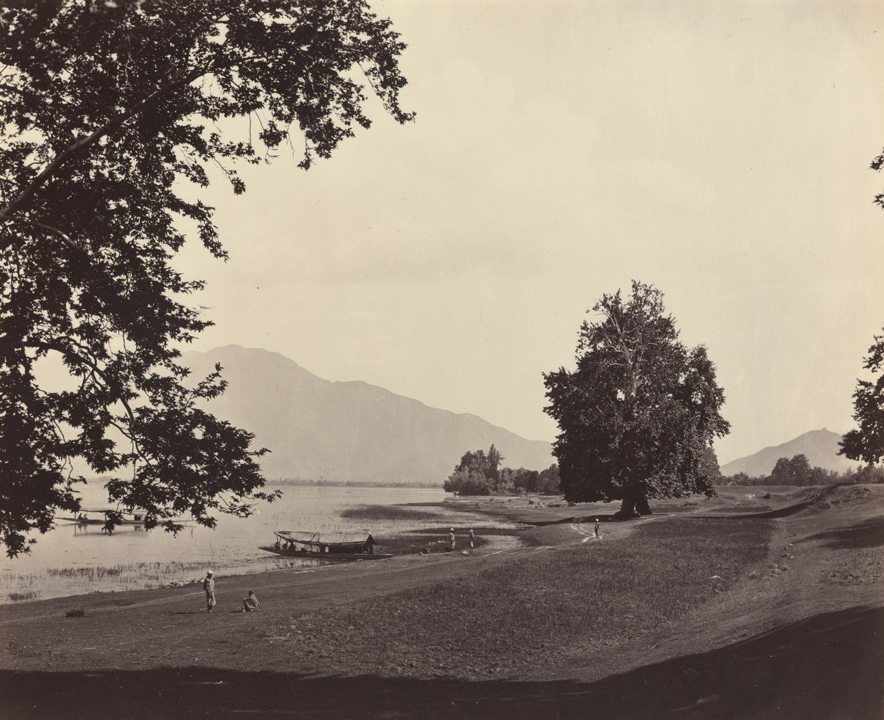 Kashmir Scene, ca. 1865. av Samuel Bourne