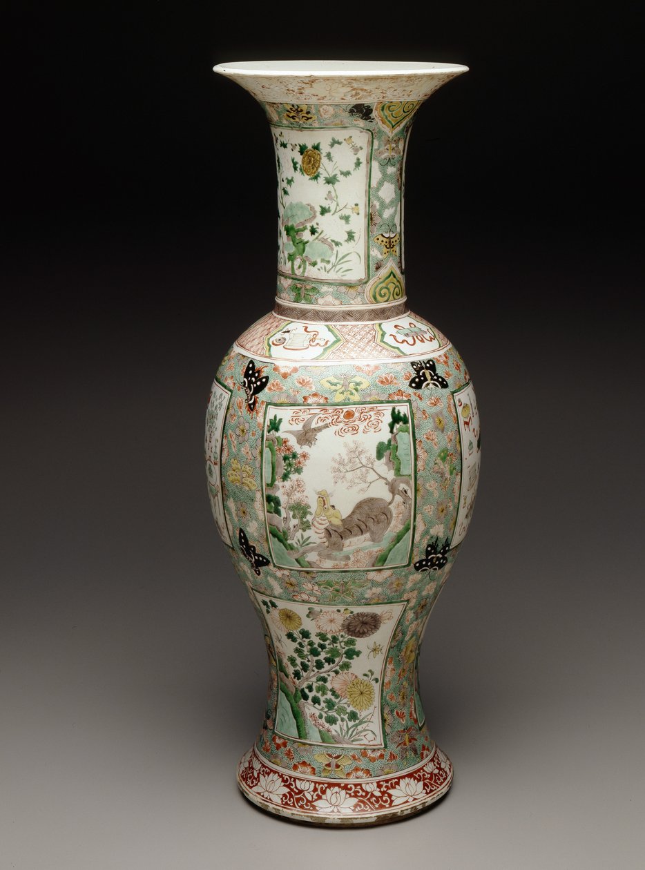Vase, ca. 1700 (porselen og emalje) av School Chinese