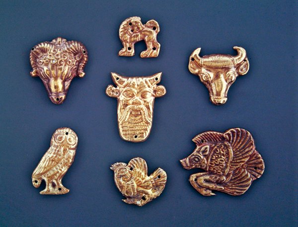 Plaketter for klespryd som viser gresk innflytelse (gull) av Scythian