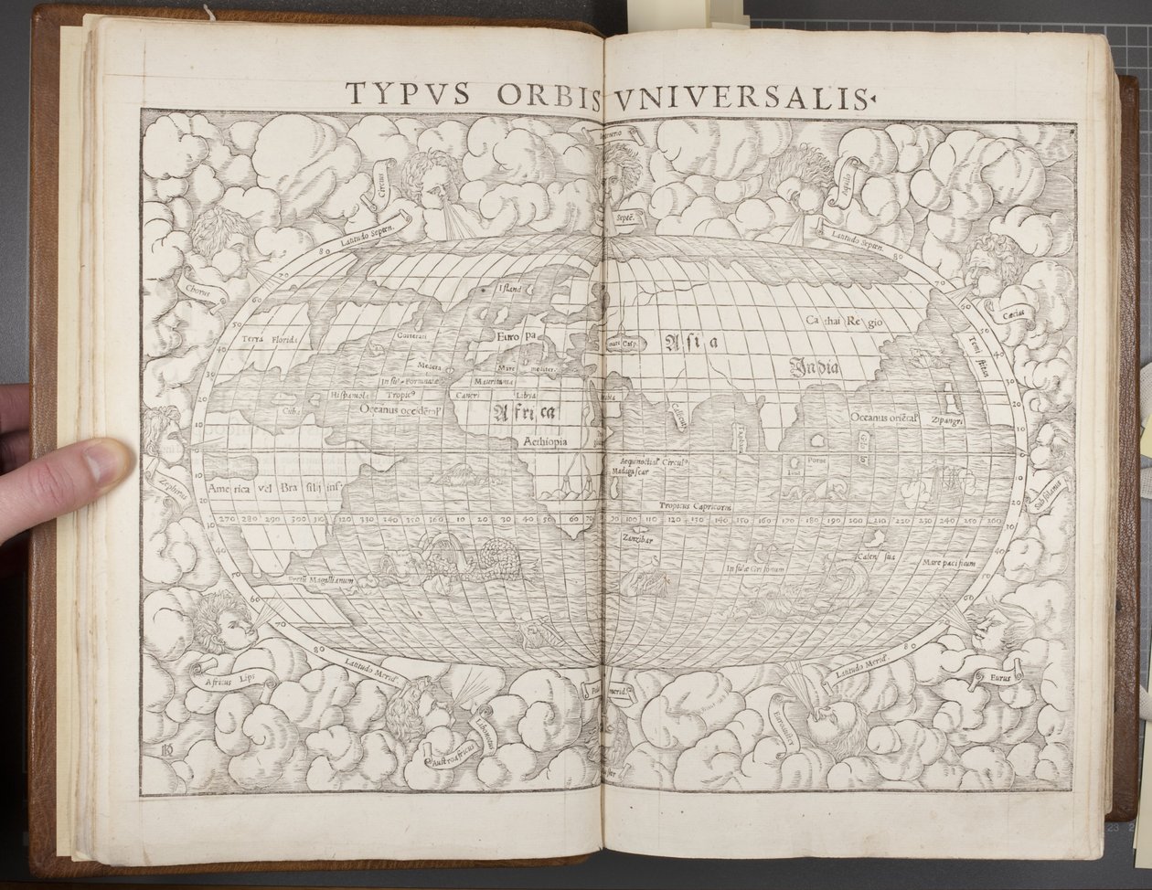 Globe, fra Cosmographia, 1544 av Sebastian Munster