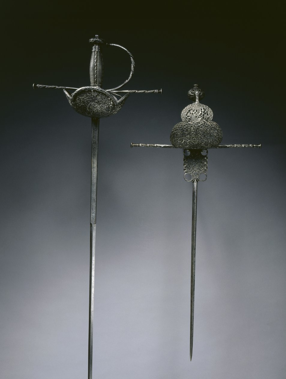 Skålfestede gripere, ca. 1650 (stål) av Spanish School