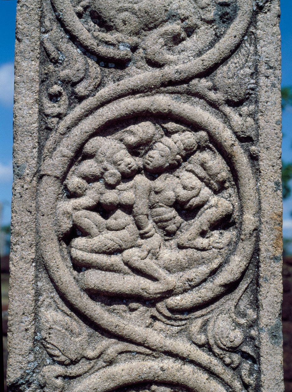 Relieff av en søyle av buddhistisk tempel av Sri Lankan