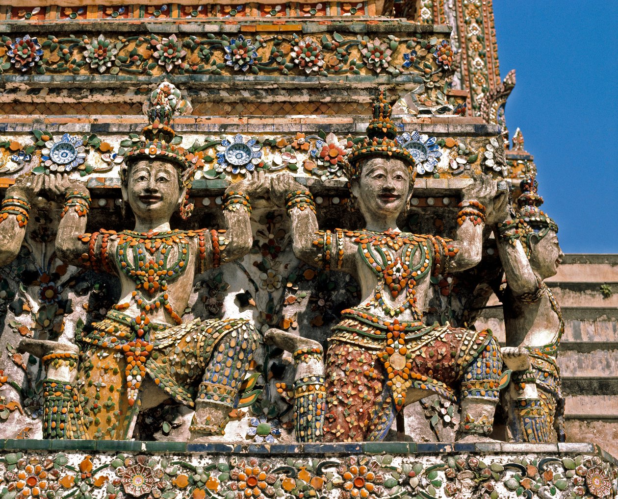 Karyatider av tempelet Wat Arun av Thai School