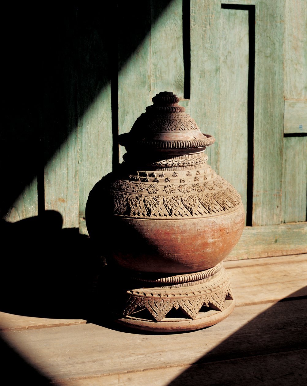 Vannkrukke (keramikk) av Thai School
