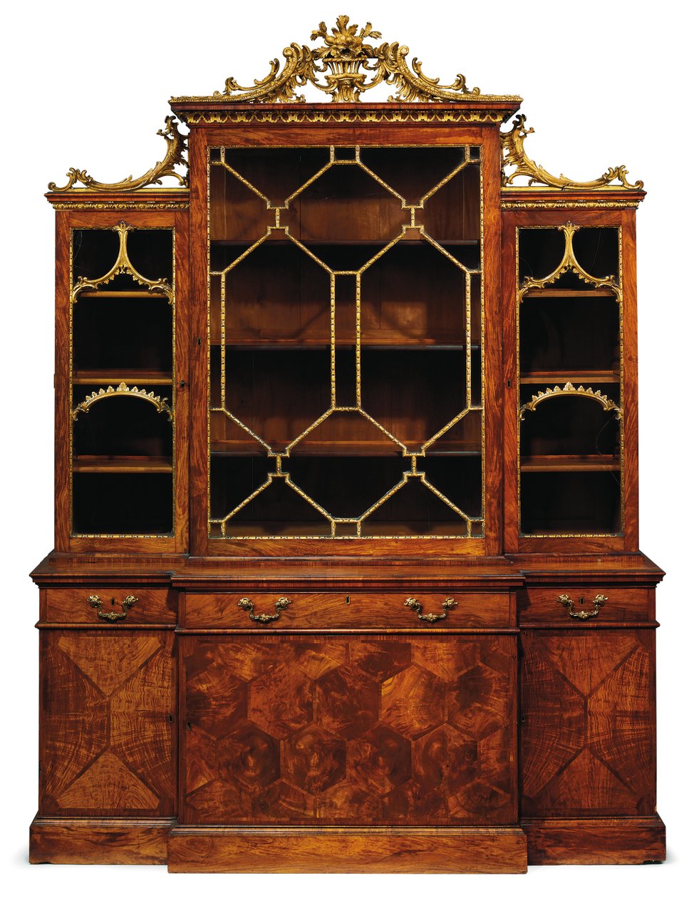 George II breakfront bokhylle av Thomas Chippendale