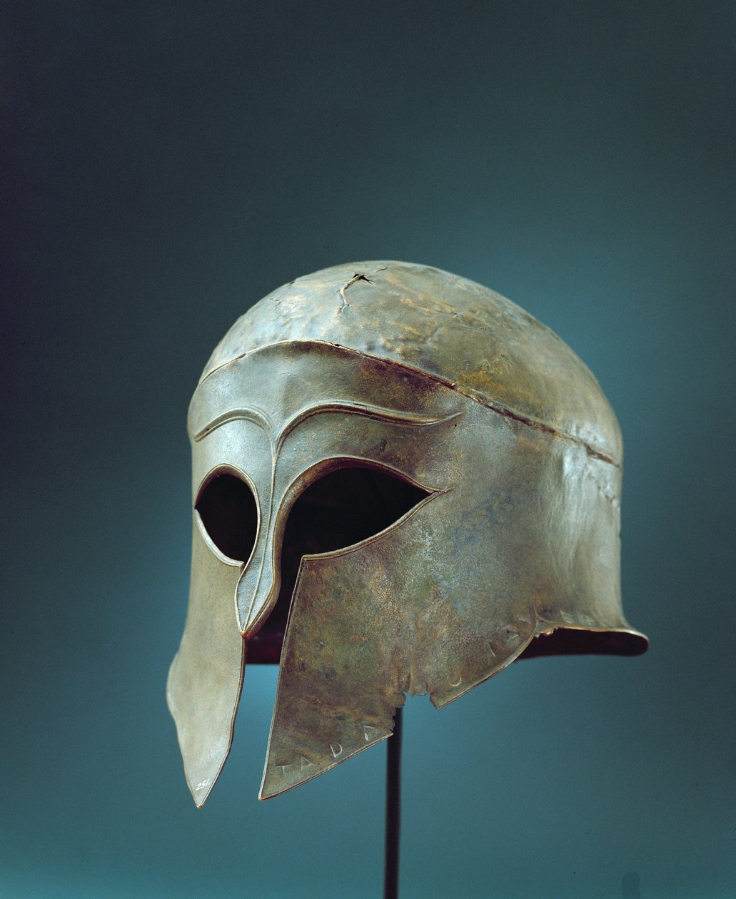 Hjelm i korintisk stil (bronse) av Thracian