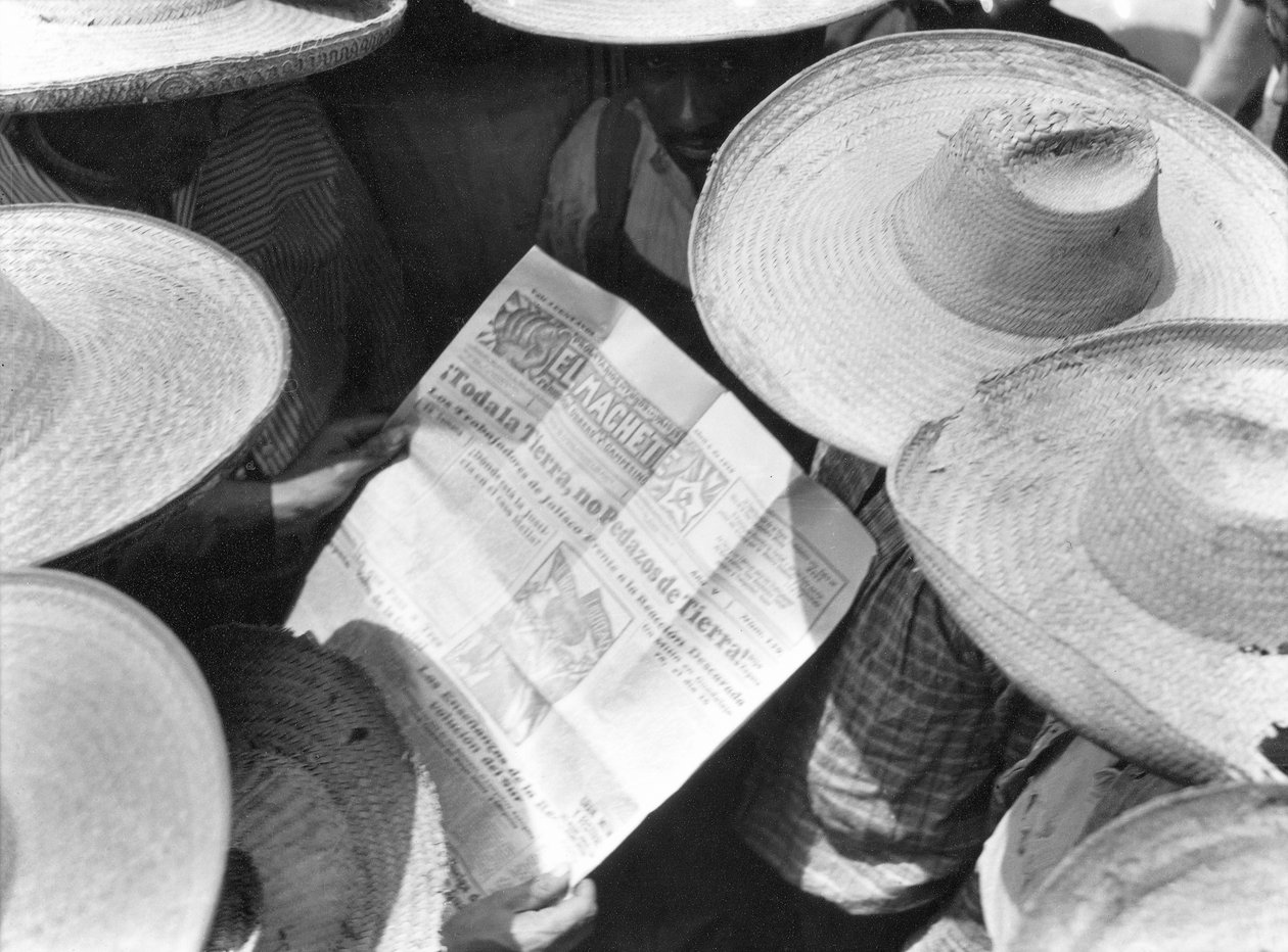 Bønder leser El Machete, Mexico by, 1929 av Tina Modotti