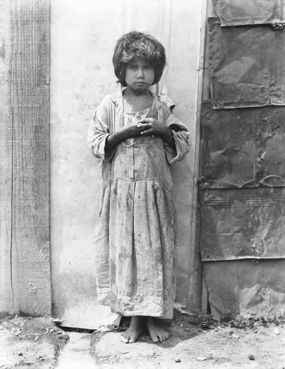 Jente i "Colonia de Bolsa", Mexico City, 1928 av Tina Modotti