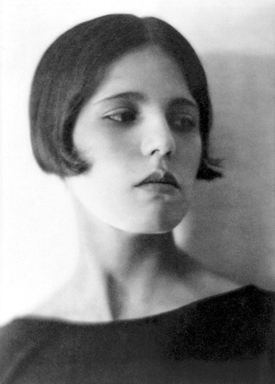 Maria Marin de Orozco, Mexico by, ca. 1925 av Tina Modotti
