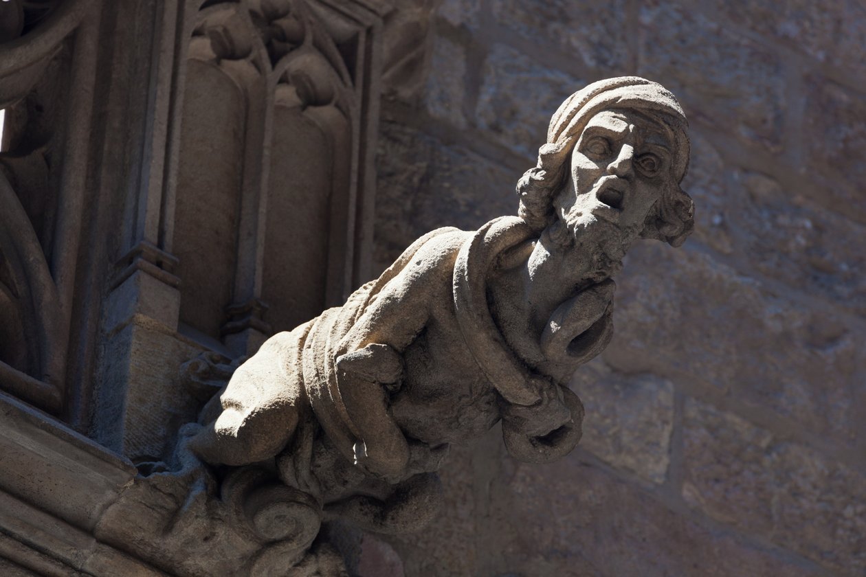Barcelona, Spania. Gargoyle på bygning i det gotiske kvarteret. av Unbekannt Unbekannt
