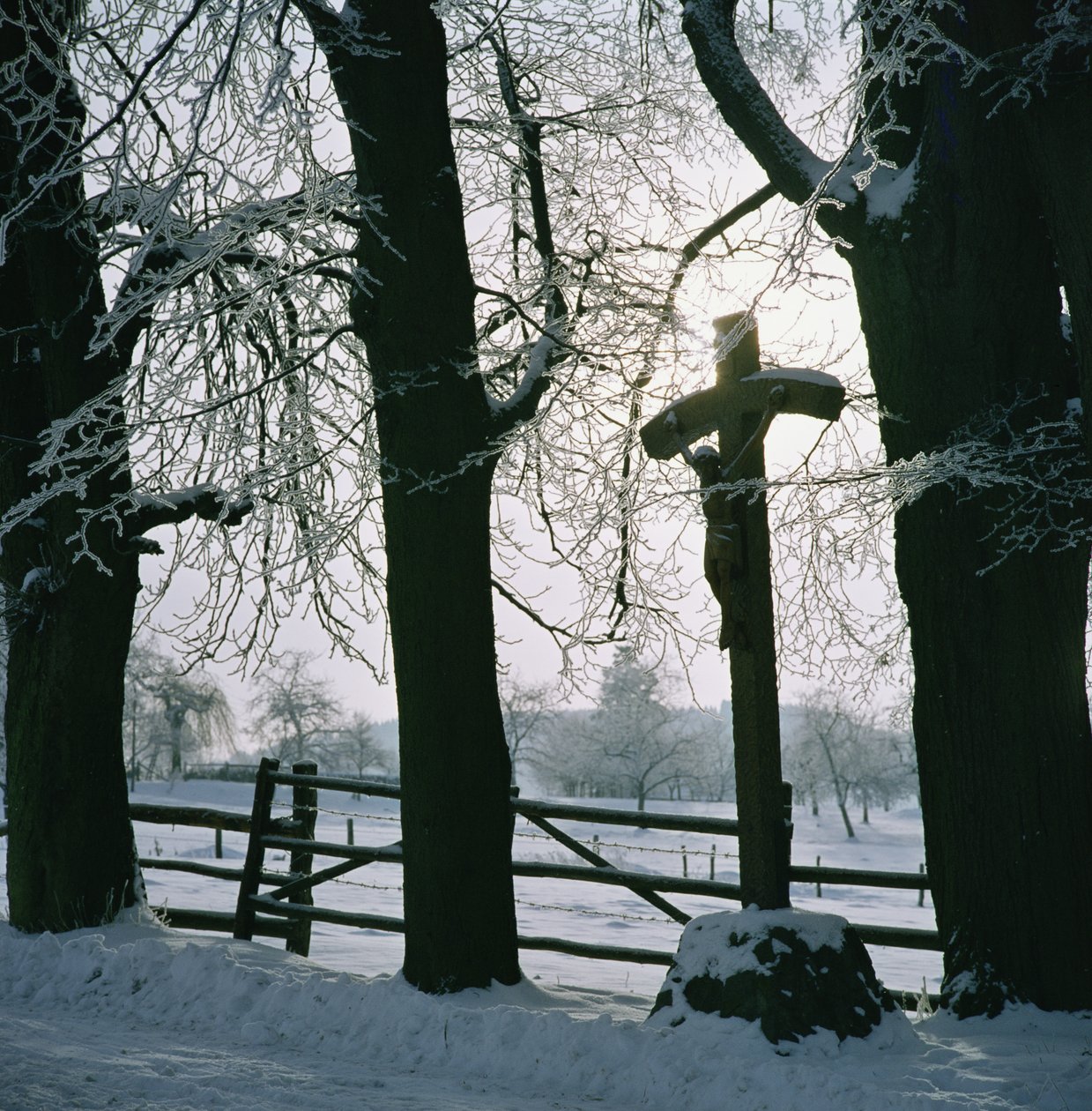Cross in the Snow nær Winterberg, Tyskland av Unbekannt Unbekannt