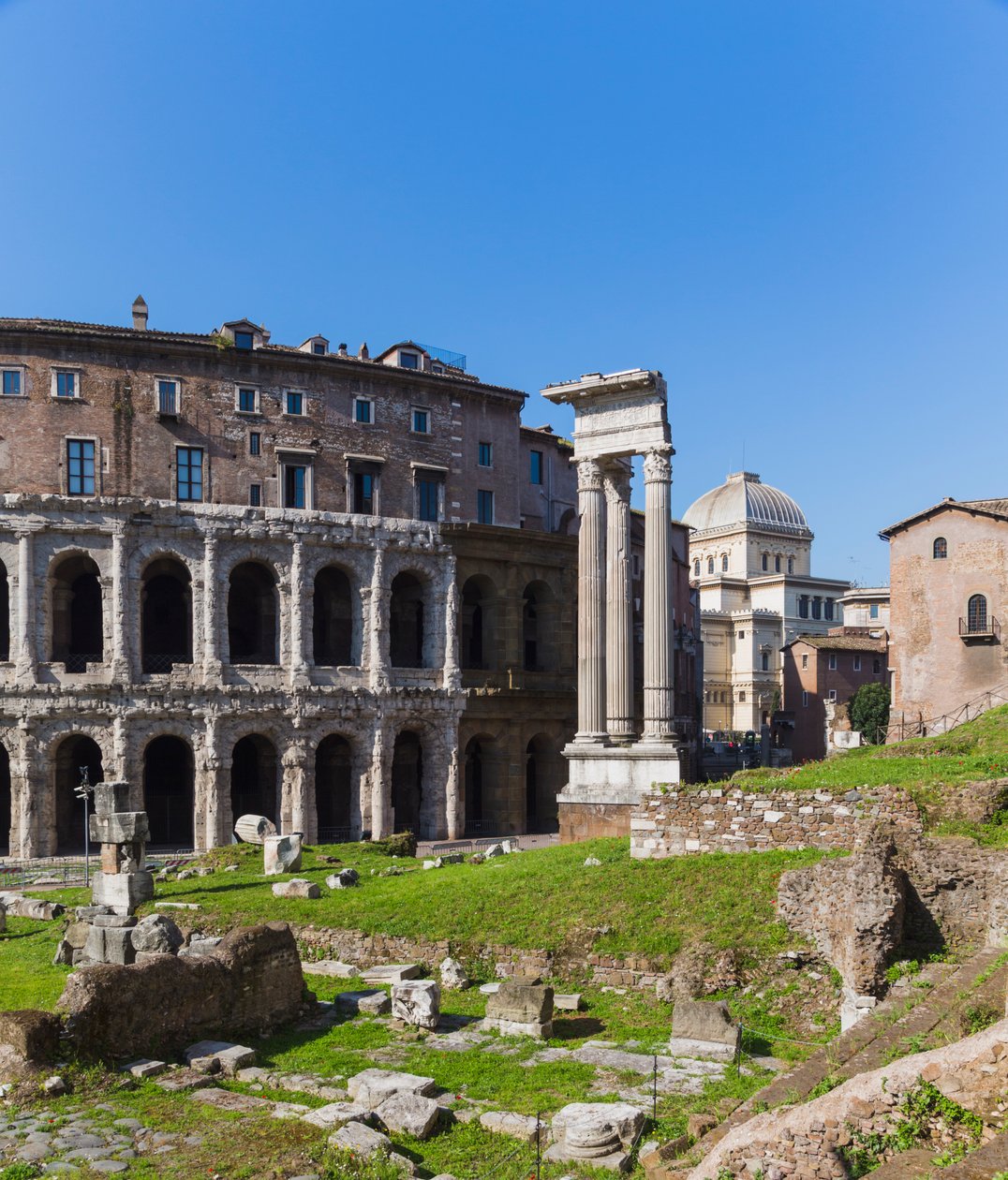 Roma, Italia. Theatre of Marcellus und Temple of Apollo. av Unbekannt Unbekannt