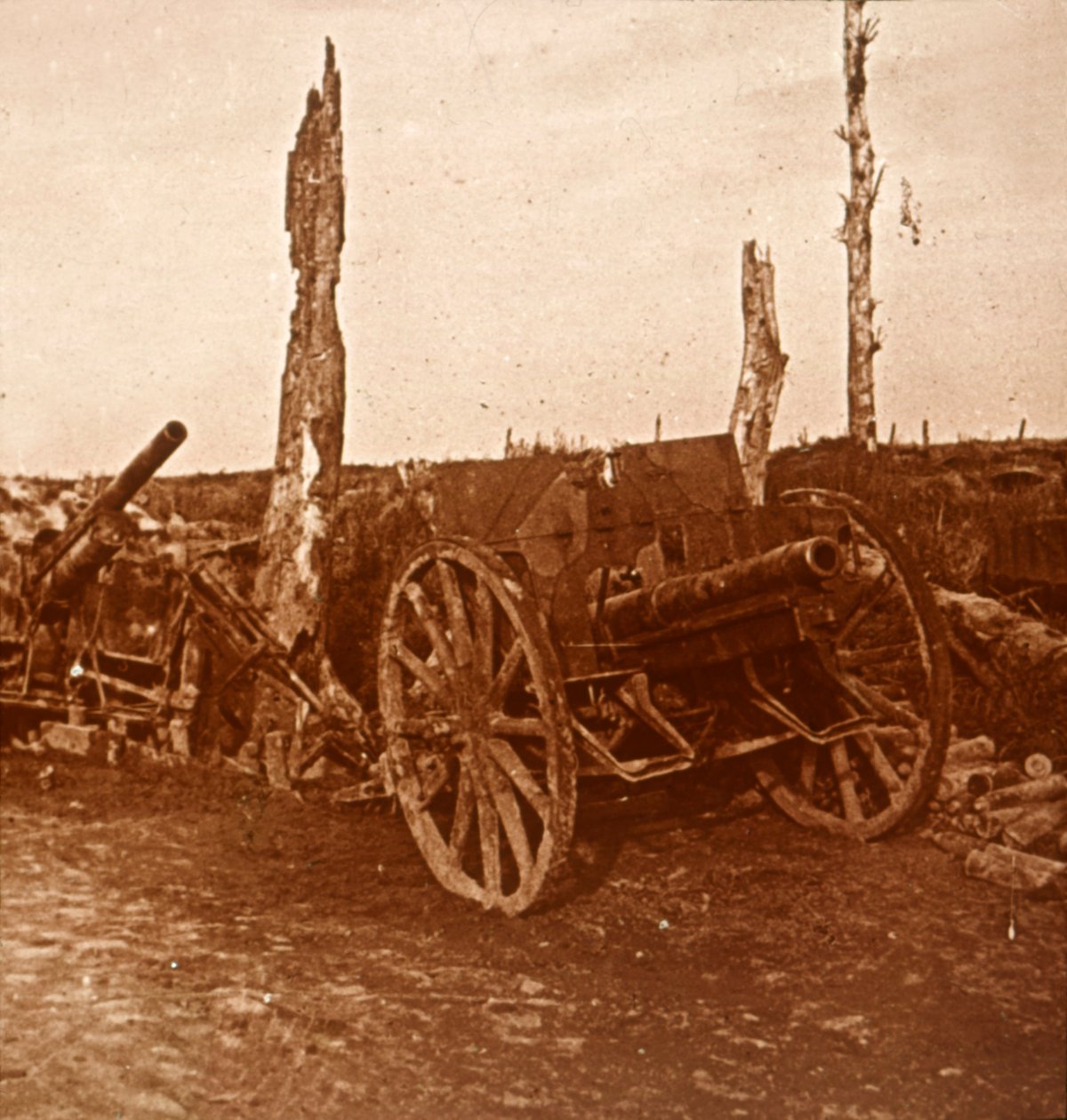 Forlatte kanoner, c1914-c1918 av Unbekannt