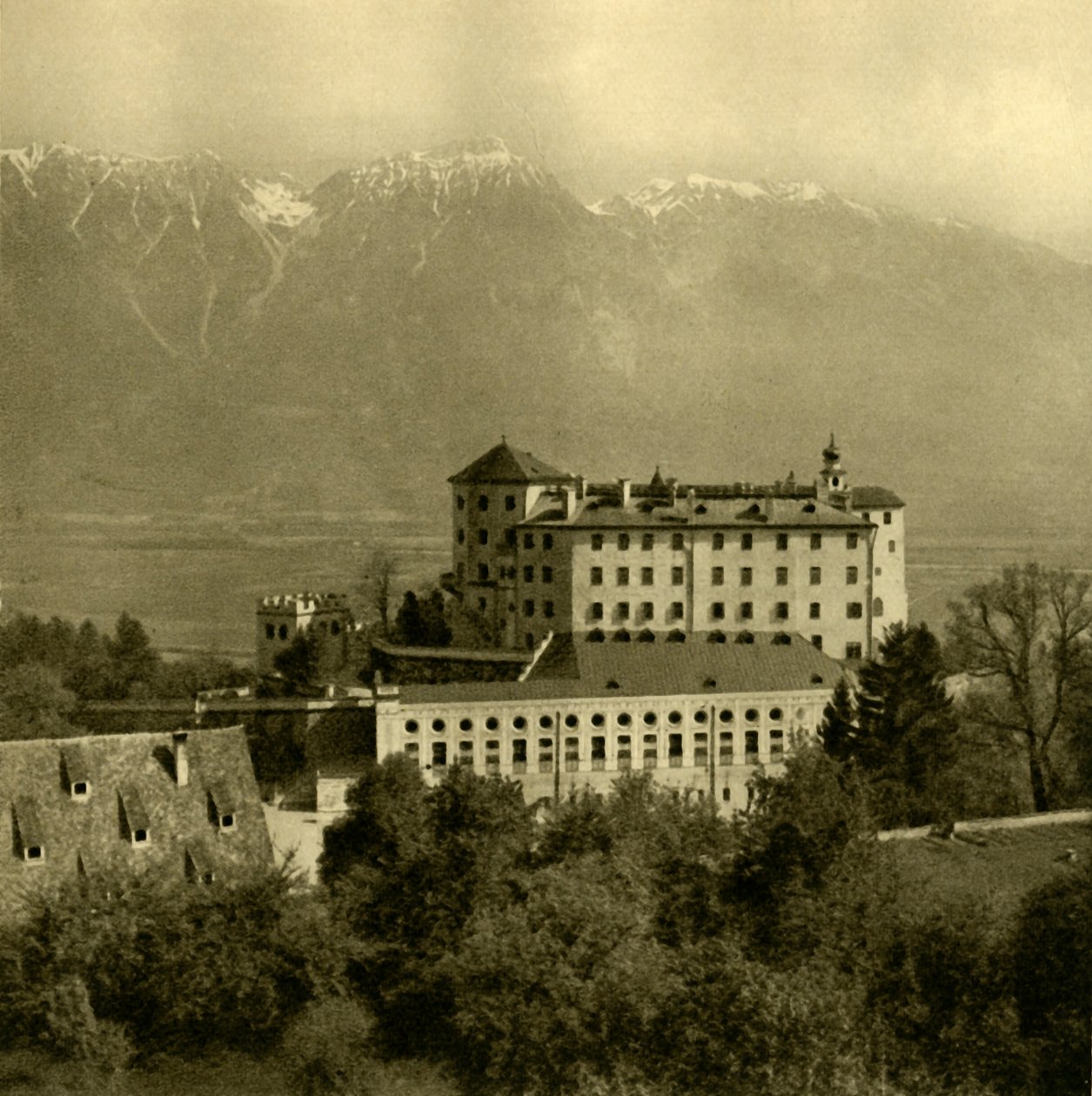 Ambras slott, Innsbruck, Tyrol, Østerrike, c1935. av Unbekannt