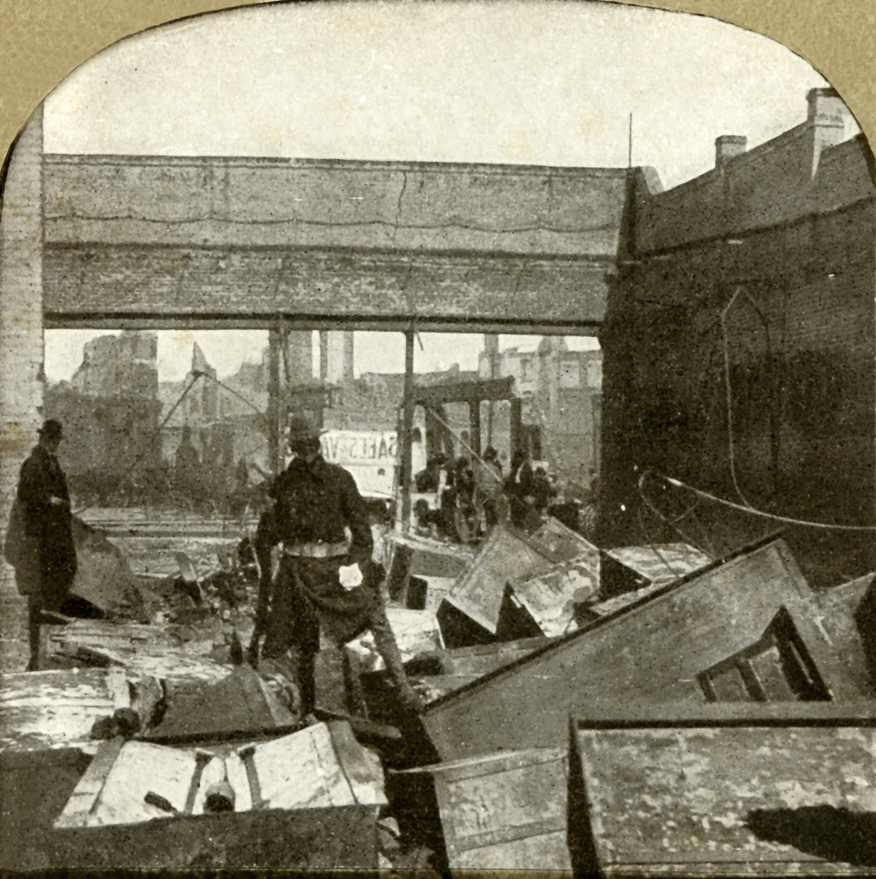Banksafer blir bevoktet, 1906. av Unbekannt