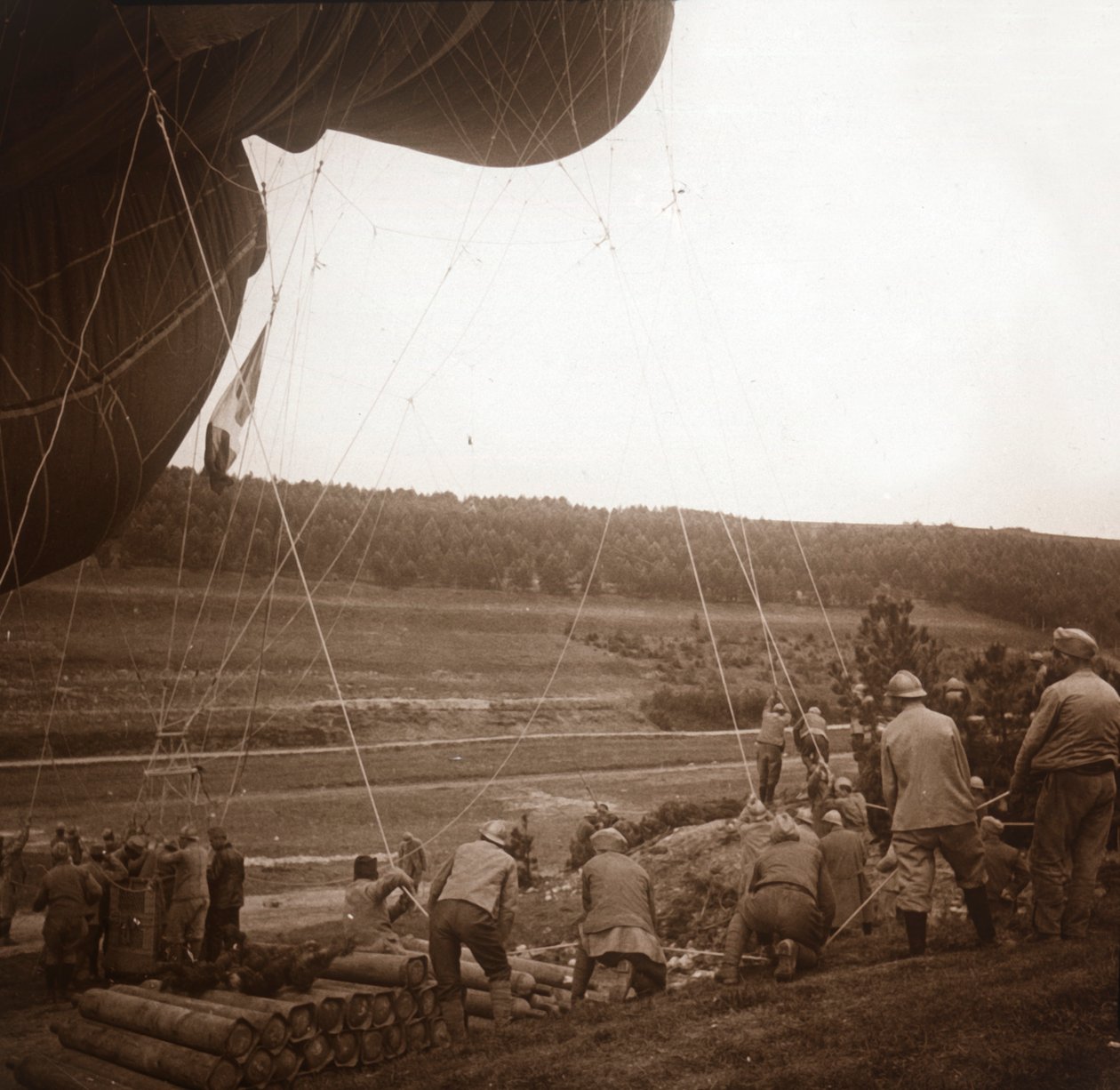 Sperreballong, Genicourt, Nord-Frankrike, c1914-c1918 av Unbekannt