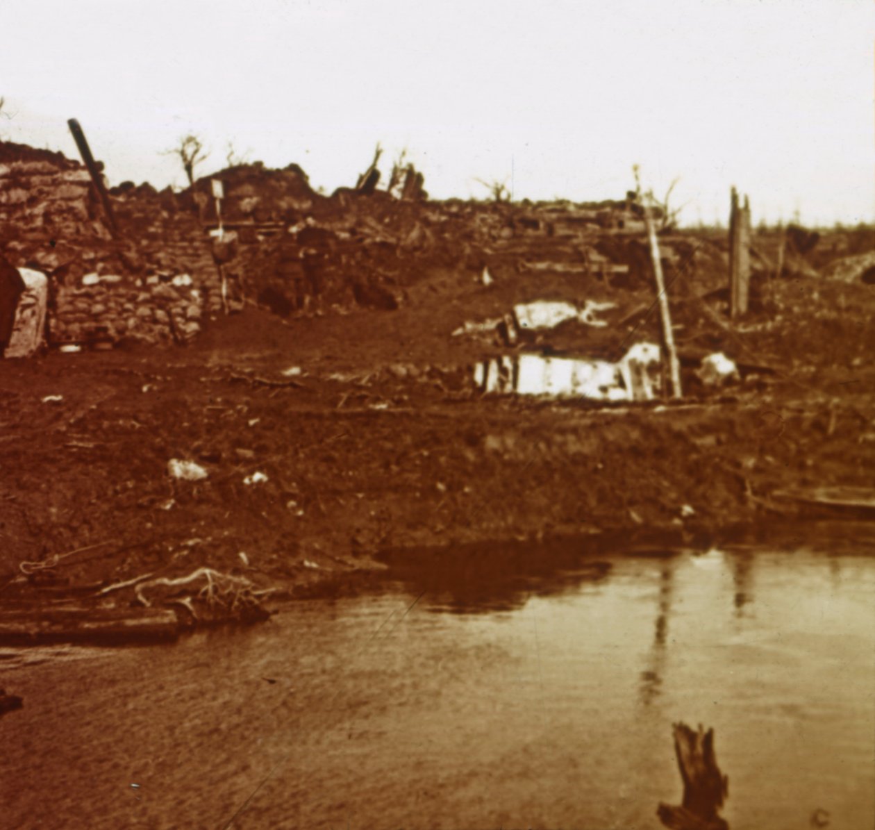 Battlefield, c1914-c1918 av Unbekannt