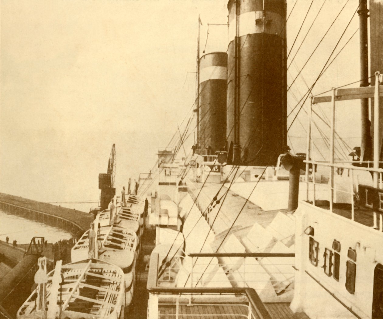 Boat Deck of the Leviathan., c1930. av Unbekannt