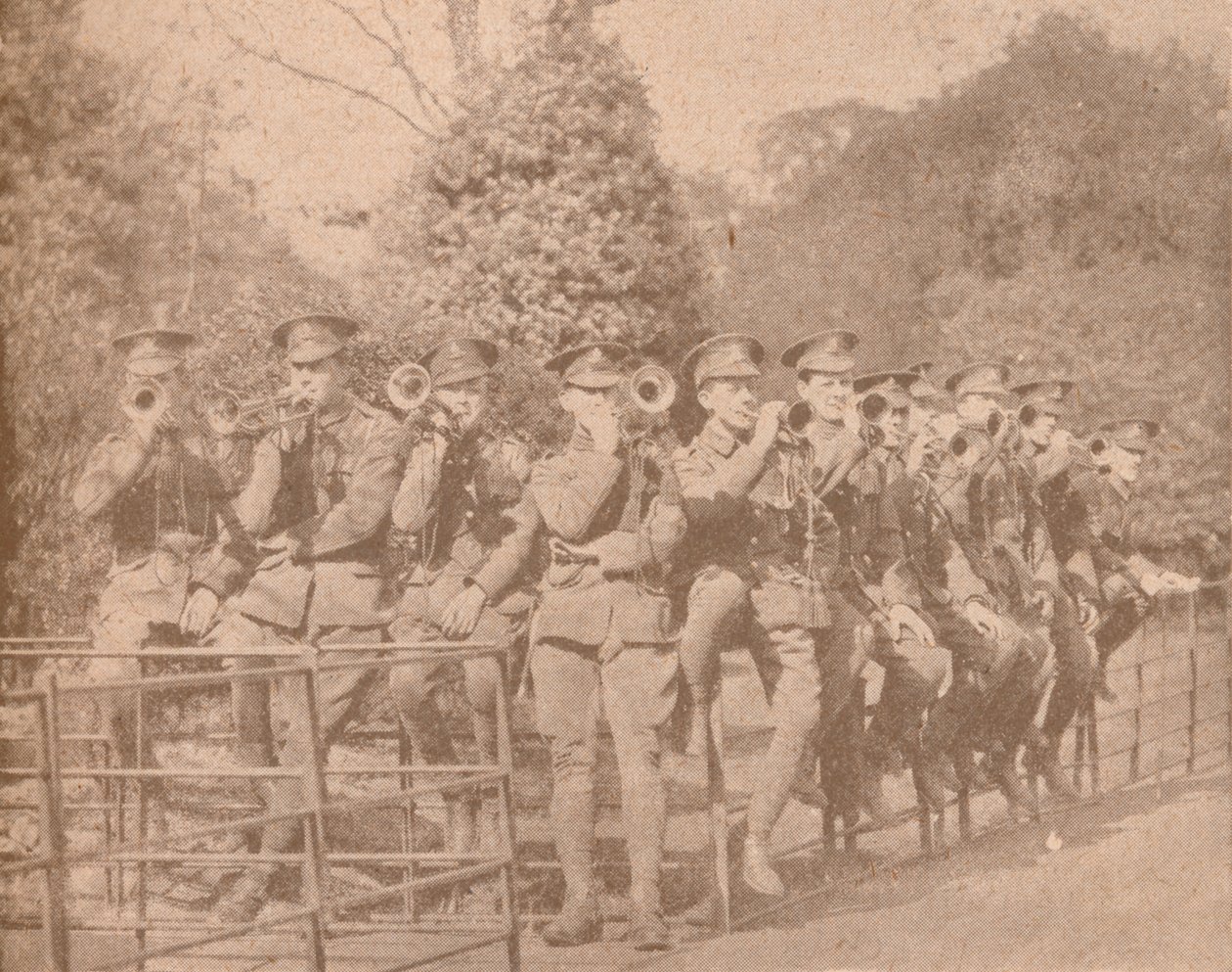 Buglers som øver i en London Park, c1915 1928 av Unbekannt
