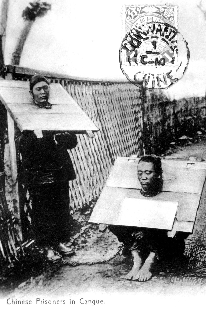 Kinesiske fanger i kanger, 1910 av Unbekannt