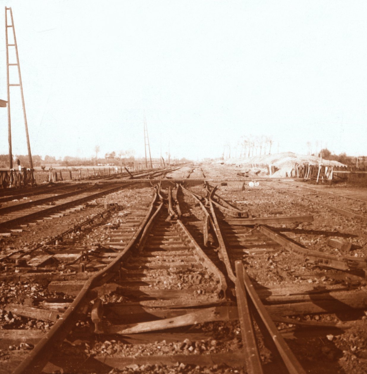 Ødelagte jernbanespor, Roeselare, Flandern, Belgia, c1914-c1918 av Unbekannt