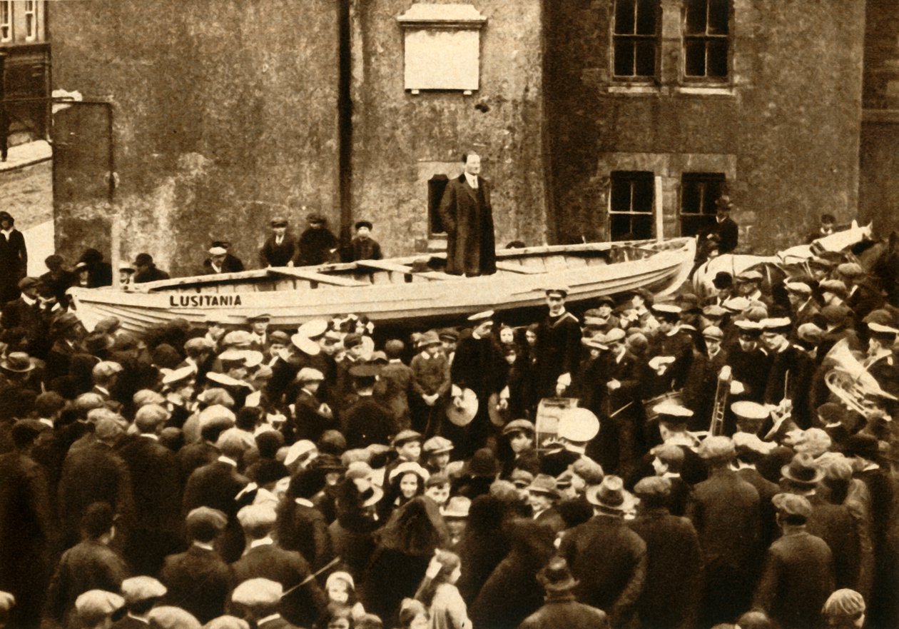 Dr. Macaura ... henvender seg til et rekrutteringsmøte, c1915, 1933. av Unbekannt