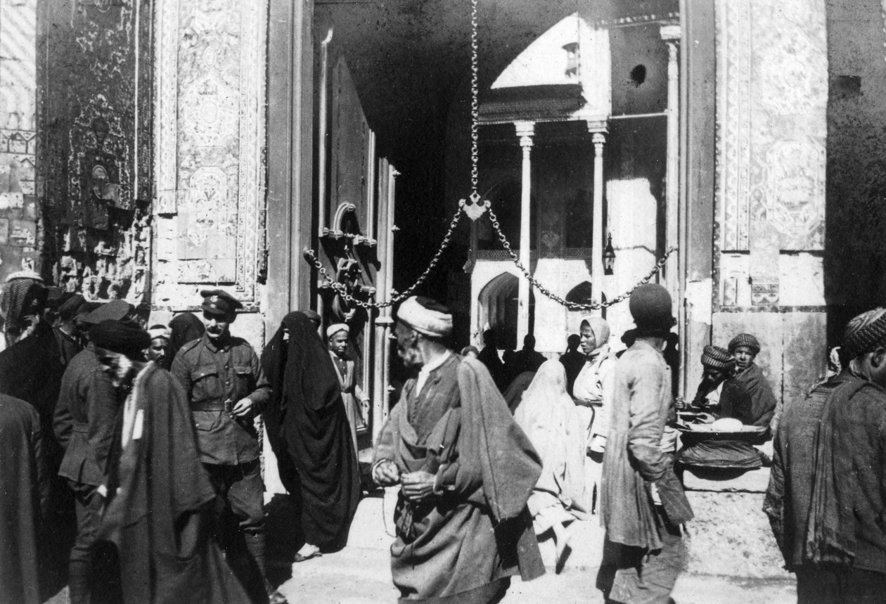 Inngang til Kazimain-moskeen, Irak, 1917-1919 av Unbekannt