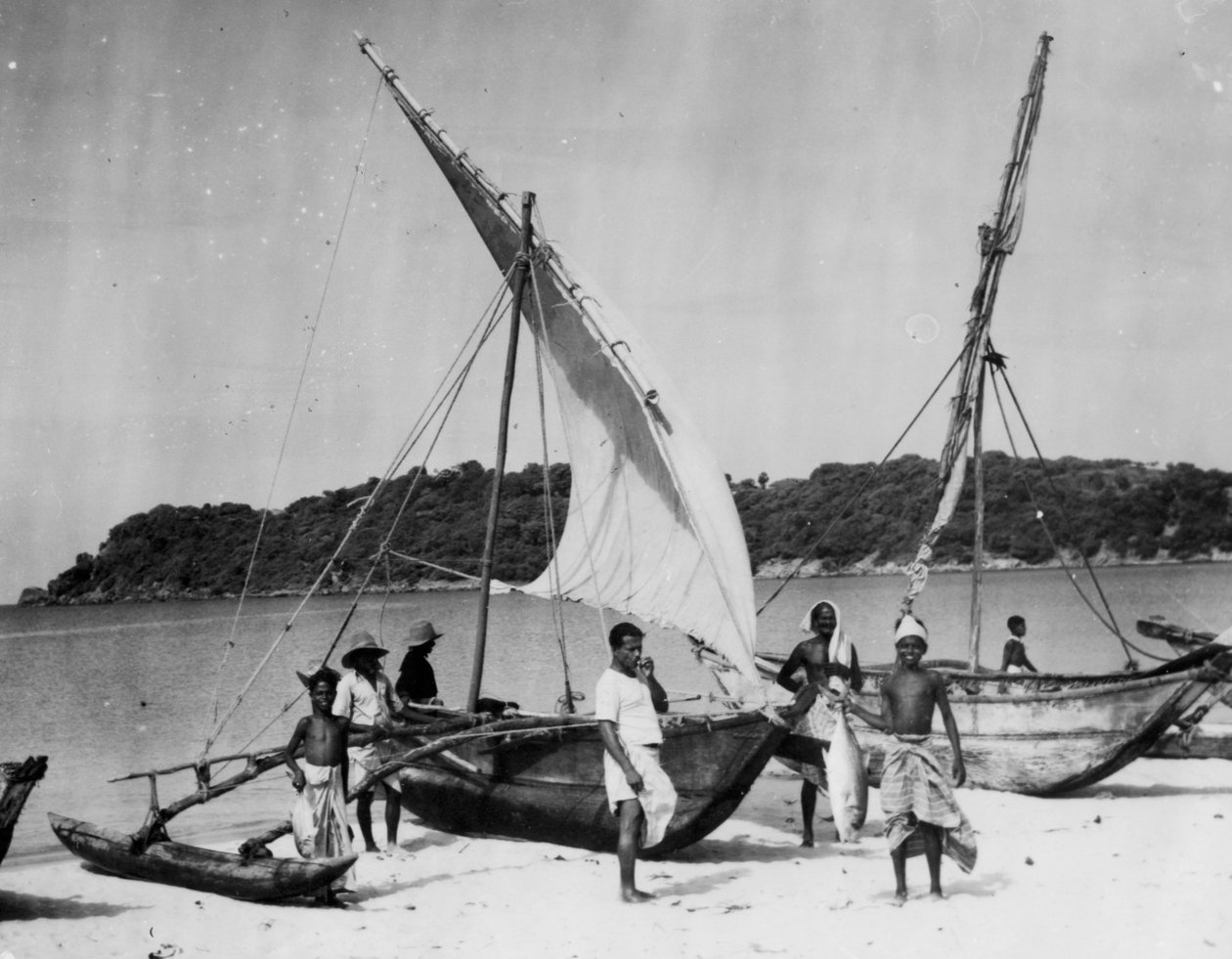 Fiskebåter, Trincomalee, Ceylon, 1945 av Unbekannt