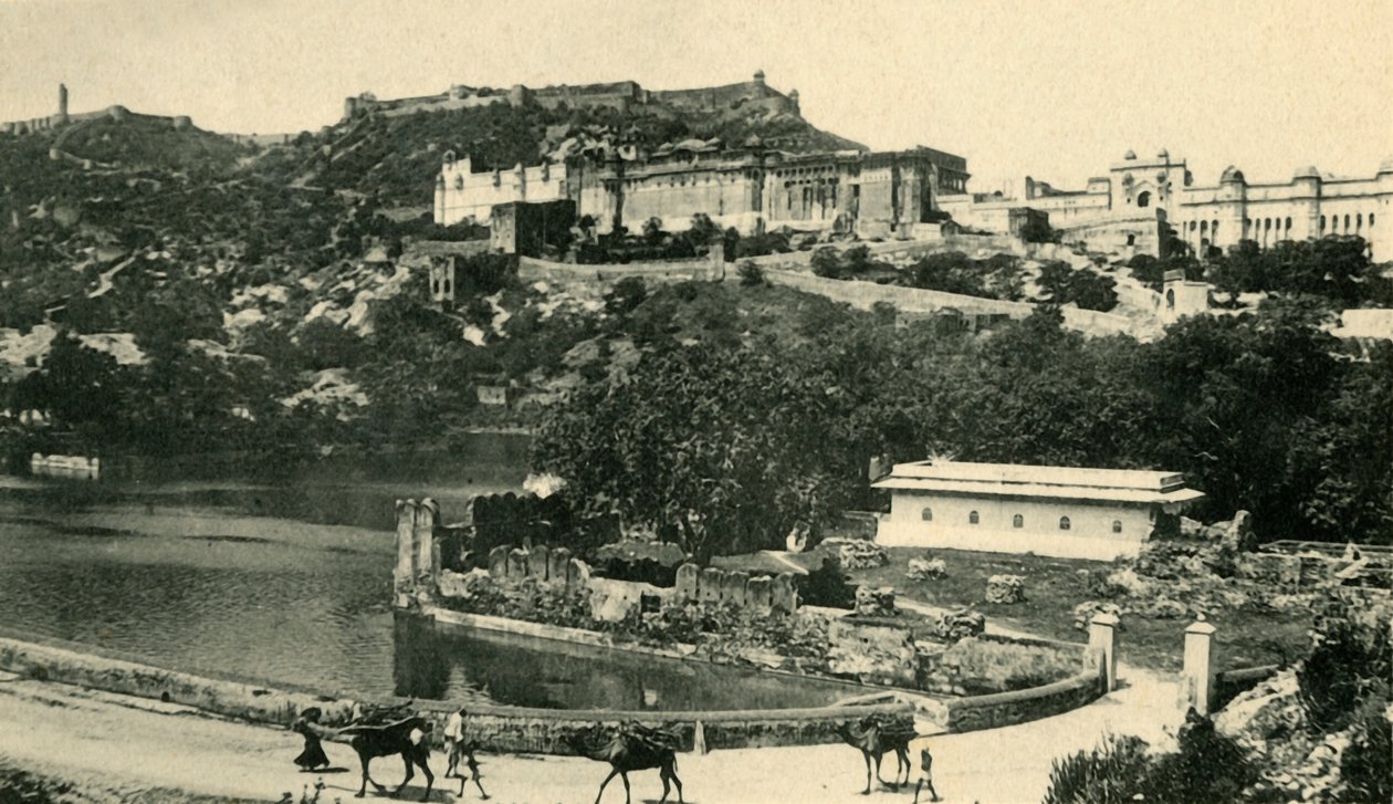 Fort og palass, Amber. av Unbekannt