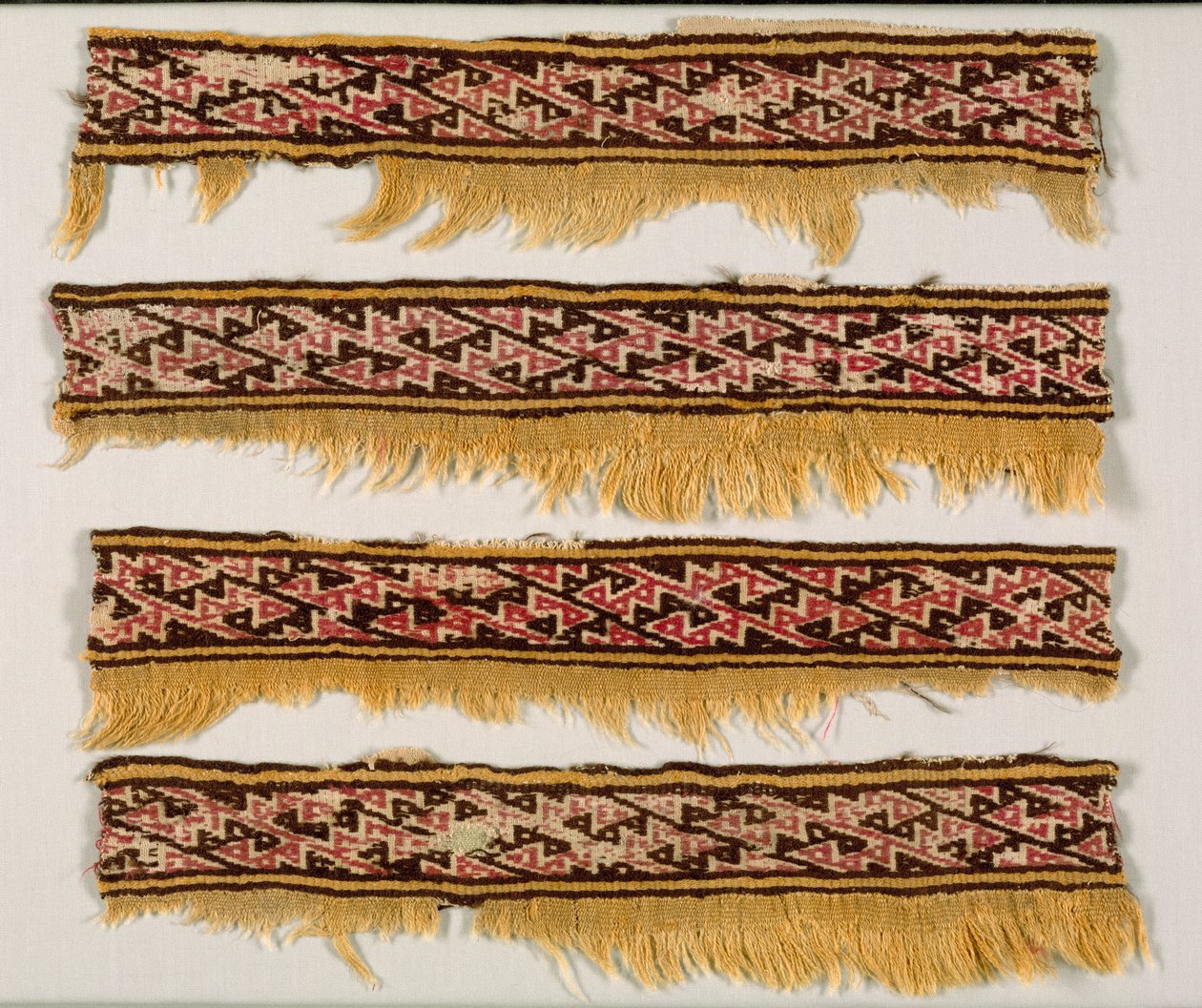 Fire kantstriper, ca. 1100-1400. av Unbekannt