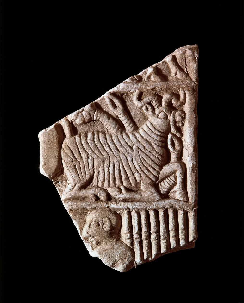 Fragment av et basrelieff, 2500 f.Kr. av Unbekannt