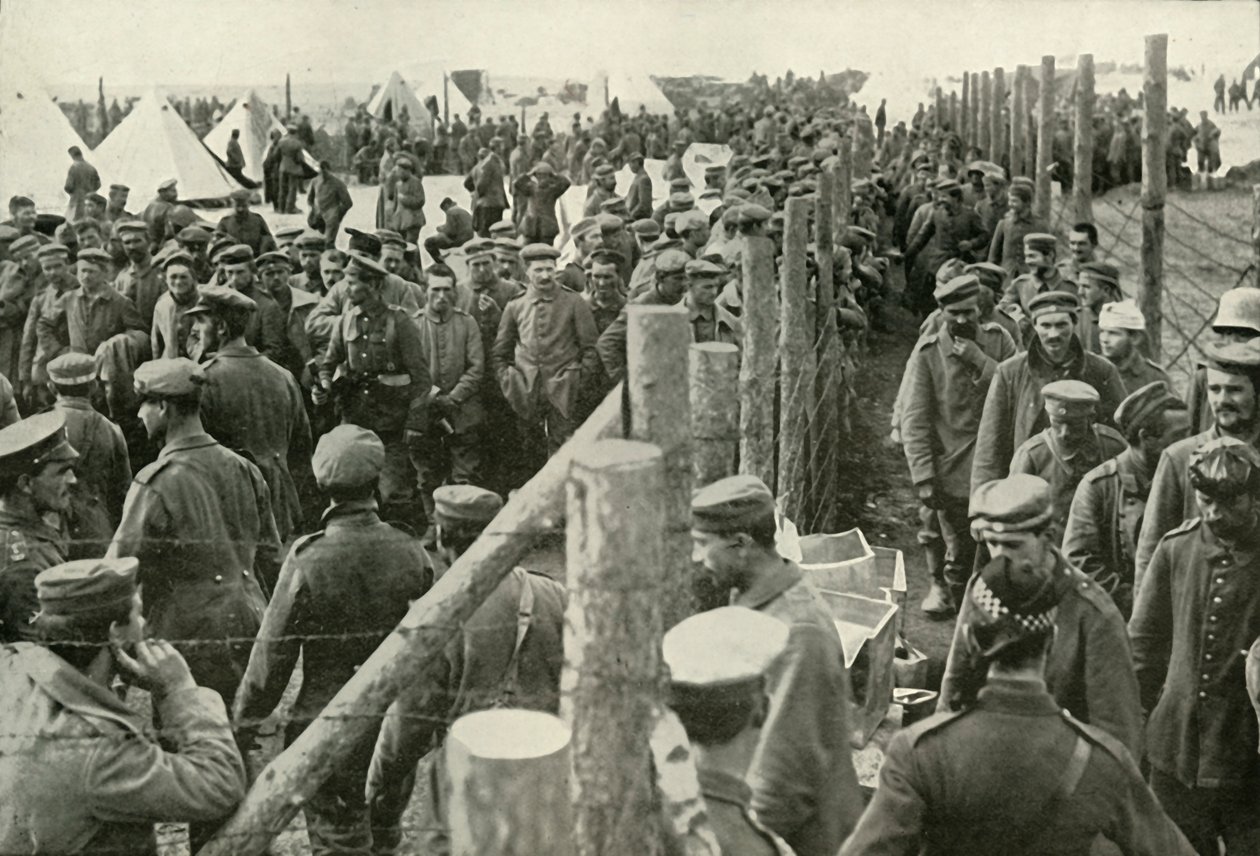 Tyske fanger som går inn i burene, 1919. av Unbekannt