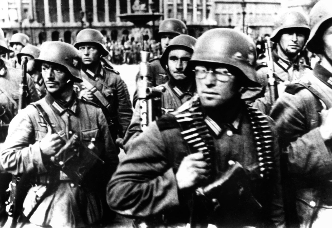 Tyske soldater marsjerte i Paris, 14. juni 1940 av Unbekannt