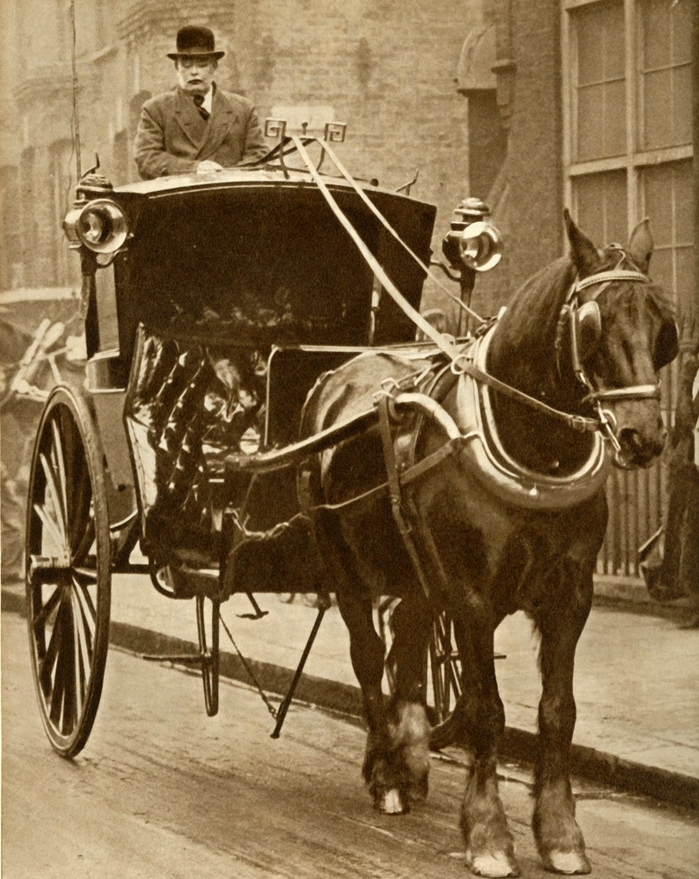 Hansom cab, c1910, 1935. av Unbekannt