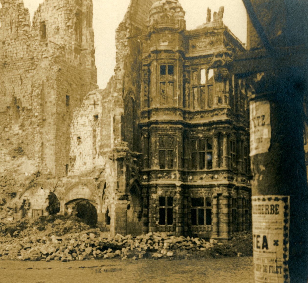 Rådhus, Arras, Nord-Frankrike, c1914-c1918. av Unbekannt
