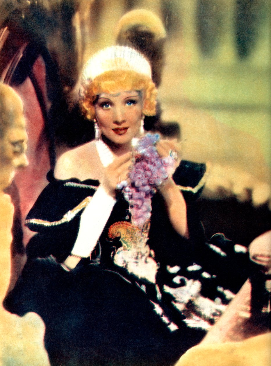 Marlene Dietrich, tyskfødt amerikansk skuespillerinne, 1934-1935 av Unbekannt