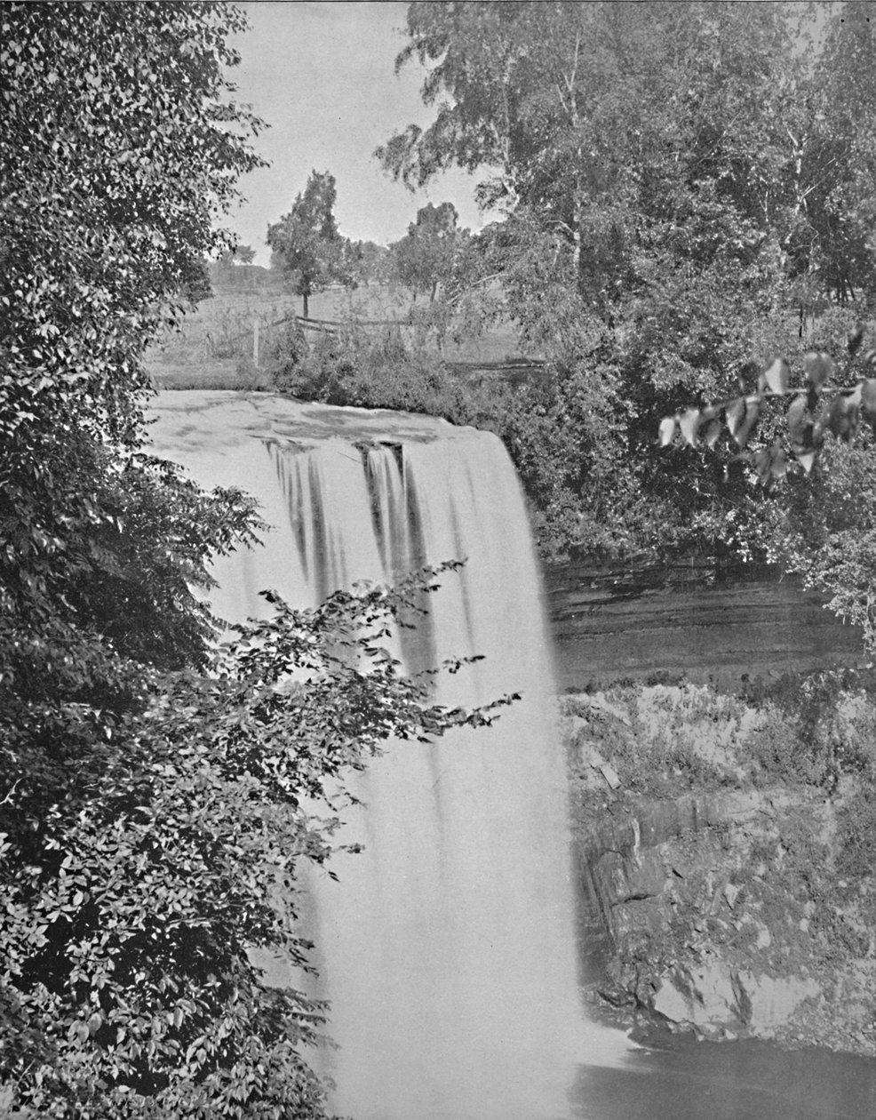 Minnehaha Falls, Minn., c1897. av Unbekannt