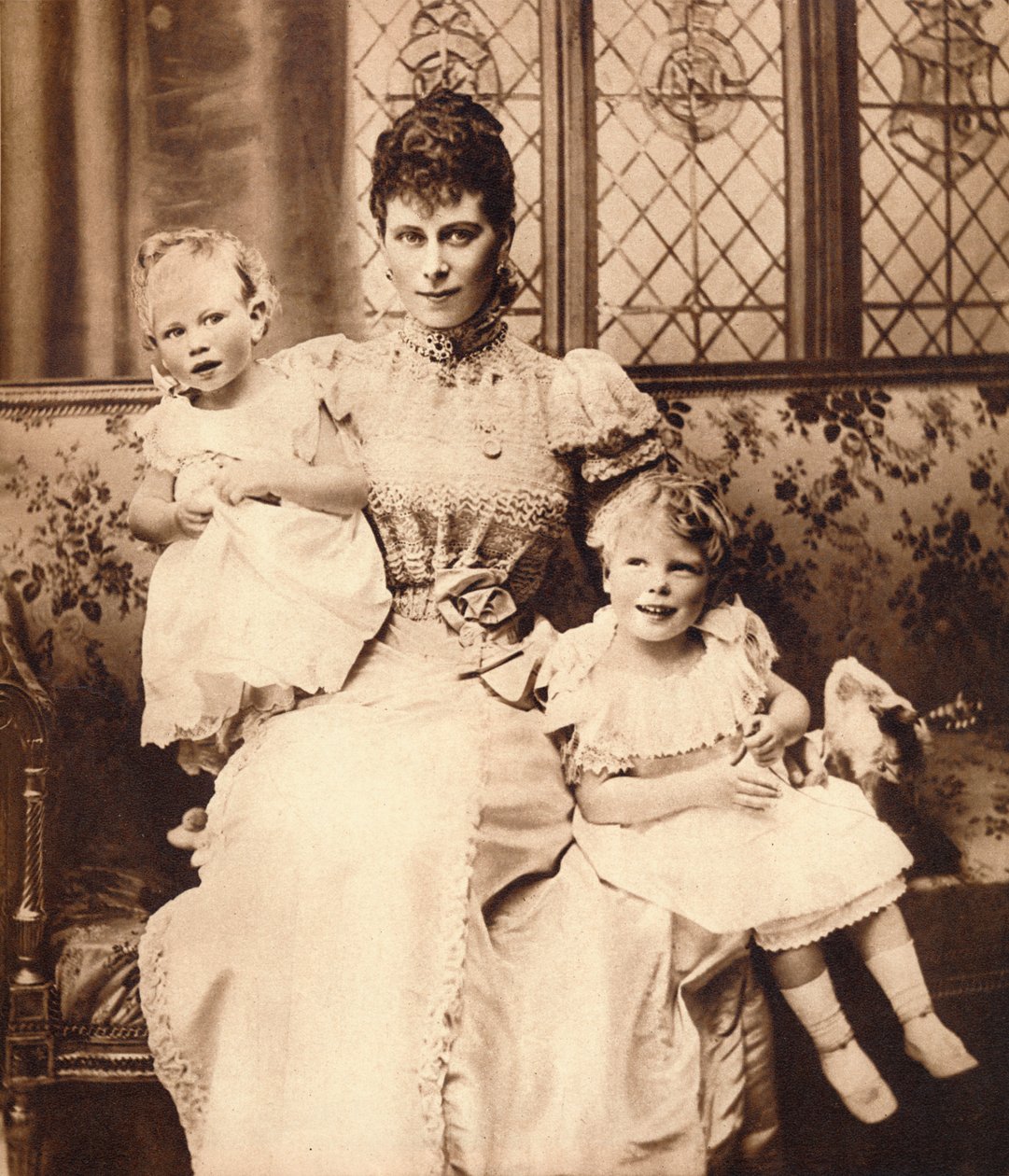 Mor og sønner, c1899 1935 av Unbekannt