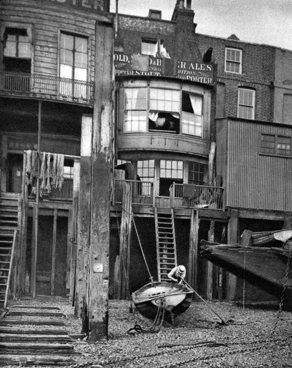 Gammel pub ved Themsen, London, 1926-1927 av Unbekannt