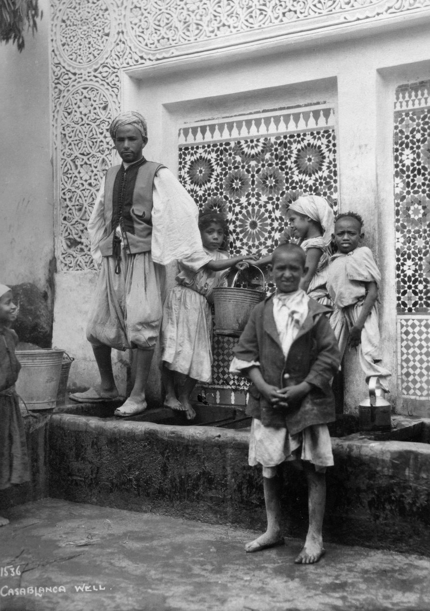 Folk ved en brønn, Casablanca, Marokko, c1920-c1930s av Unbekannt