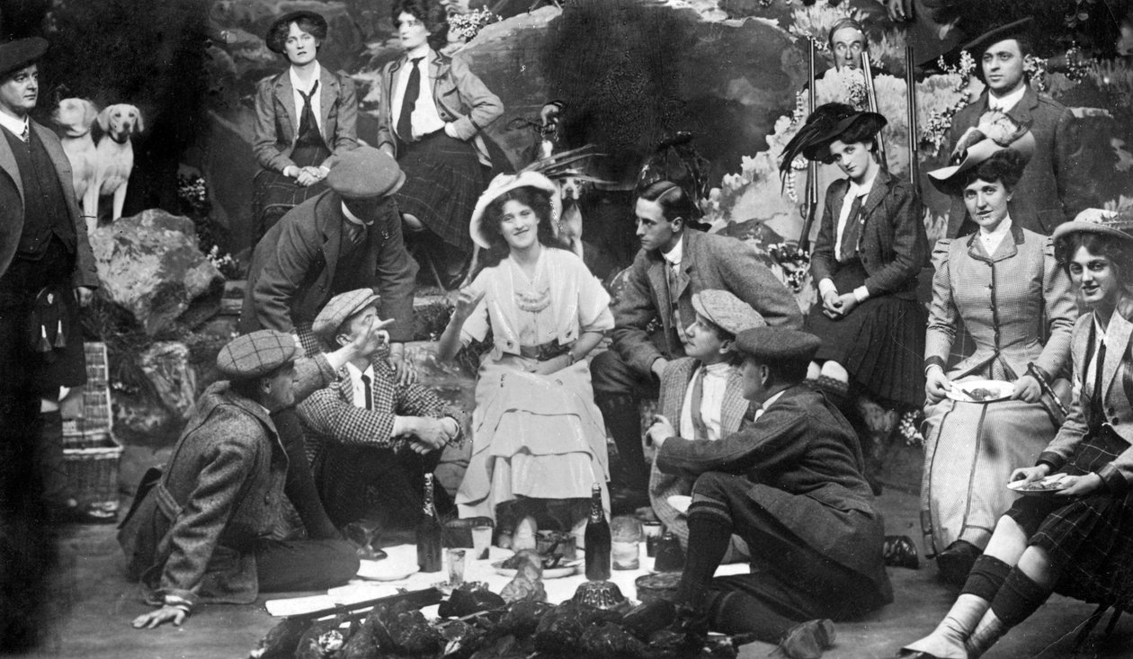 Fremførelse av The Gay Gordons, c1907 av Unbekannt