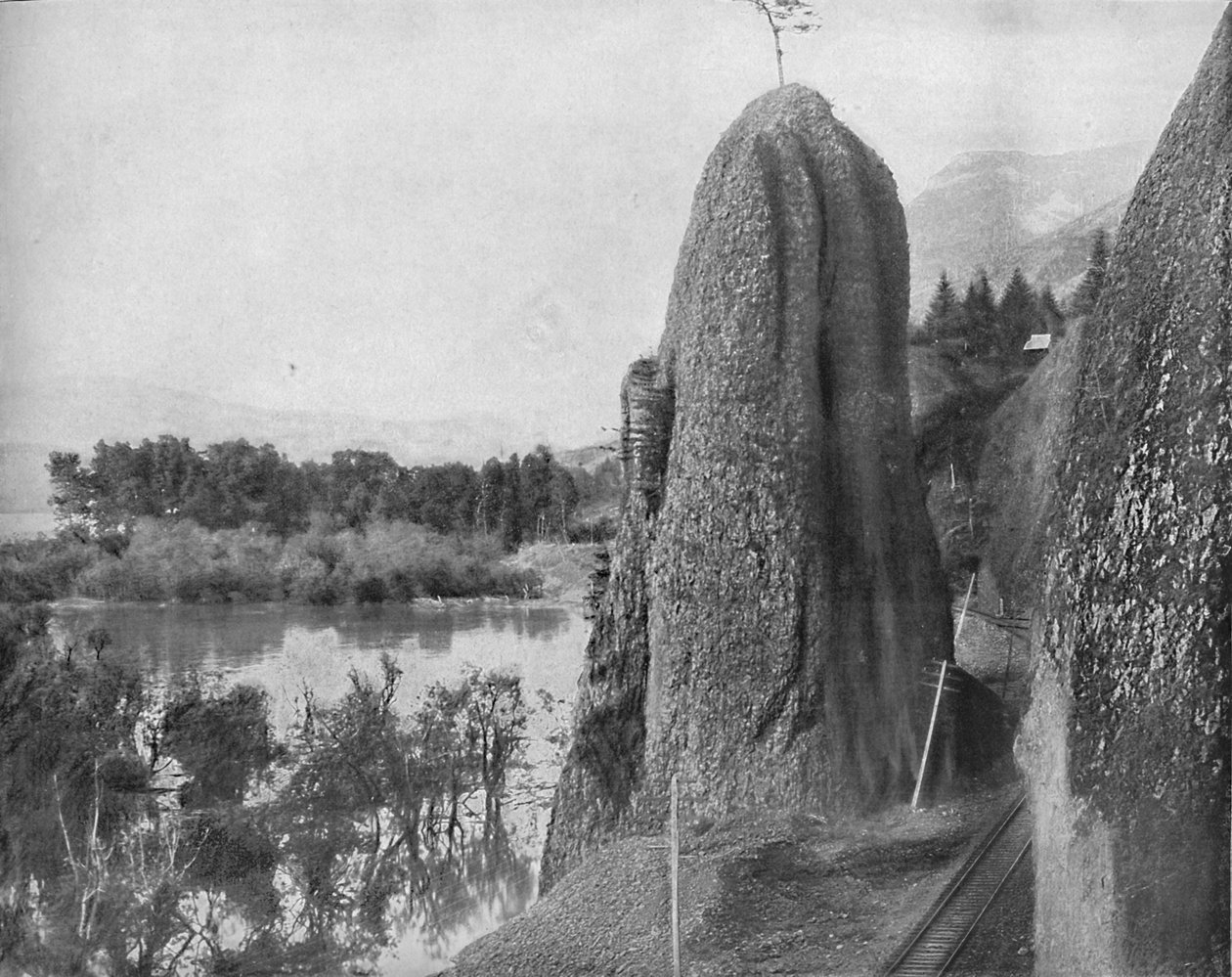 Pillars of Hercules, Columbia River, c1897. av Unbekannt
