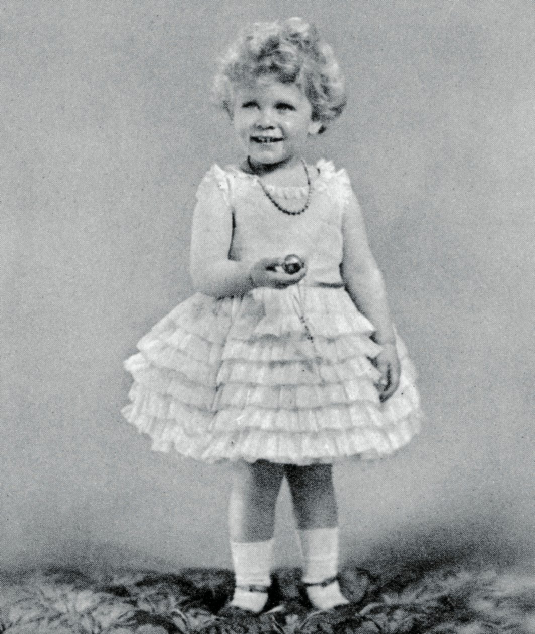 Prinsesse Elizabeth var to år gammel i 1928, 1937 av Unbekannt
