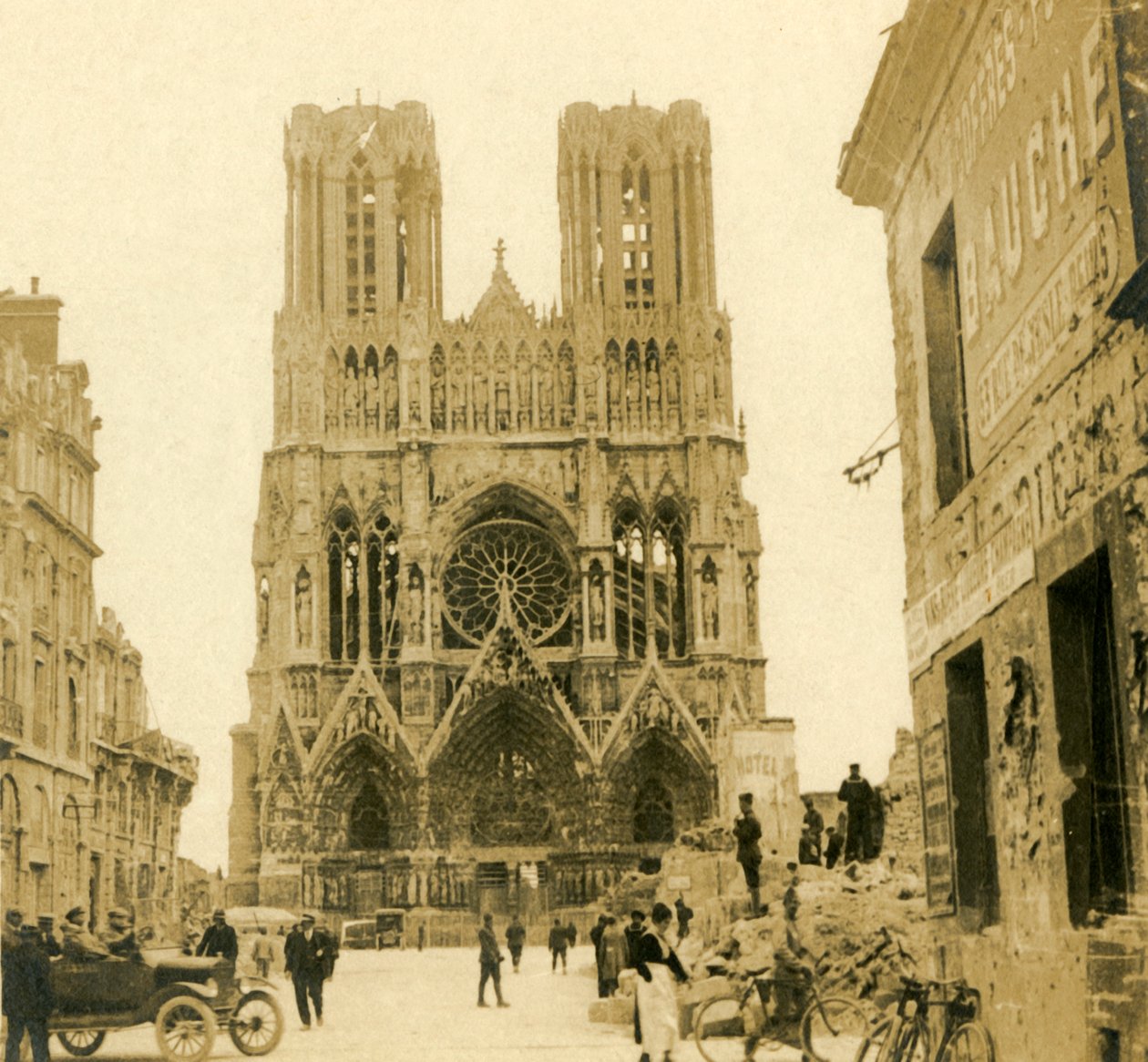 Reims katedral, Reims, Nord-Frankrike, c1914-c1918 av Unbekannt