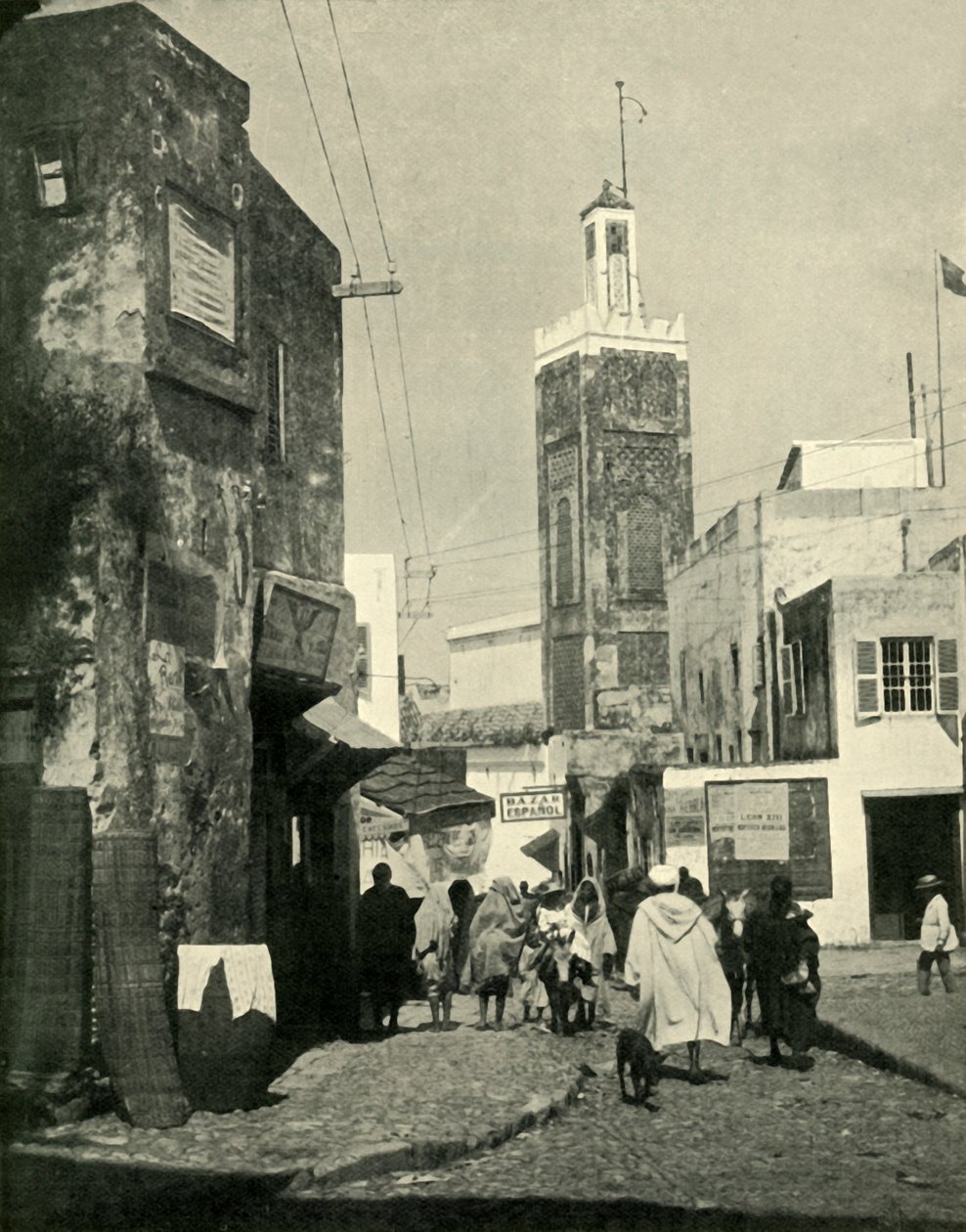 Gatescene i Tanger, viser moskeen, 1902. av Unbekannt