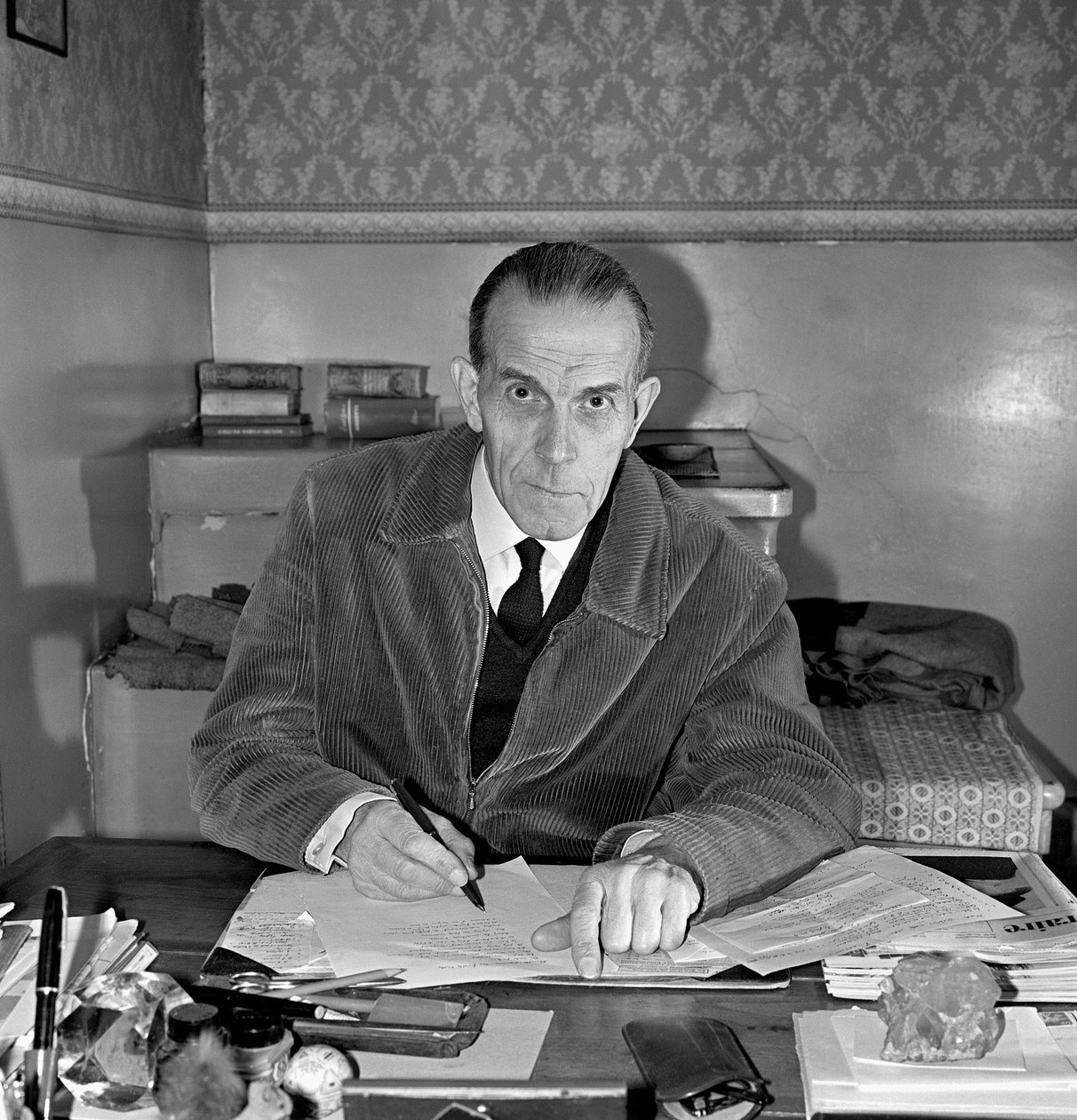 Sveits Gustave Literature Roud (s/hvitt bilde) av Unbekannt
