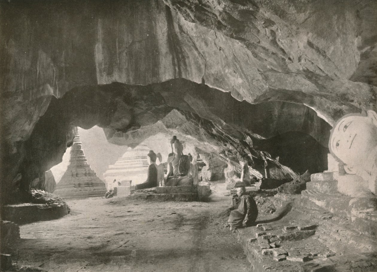 Hulene ved Moulmein, 1900. av Unbekannt