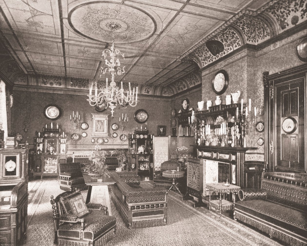 The Morning Room, Clarence House, London, 1894. av Unbekannt