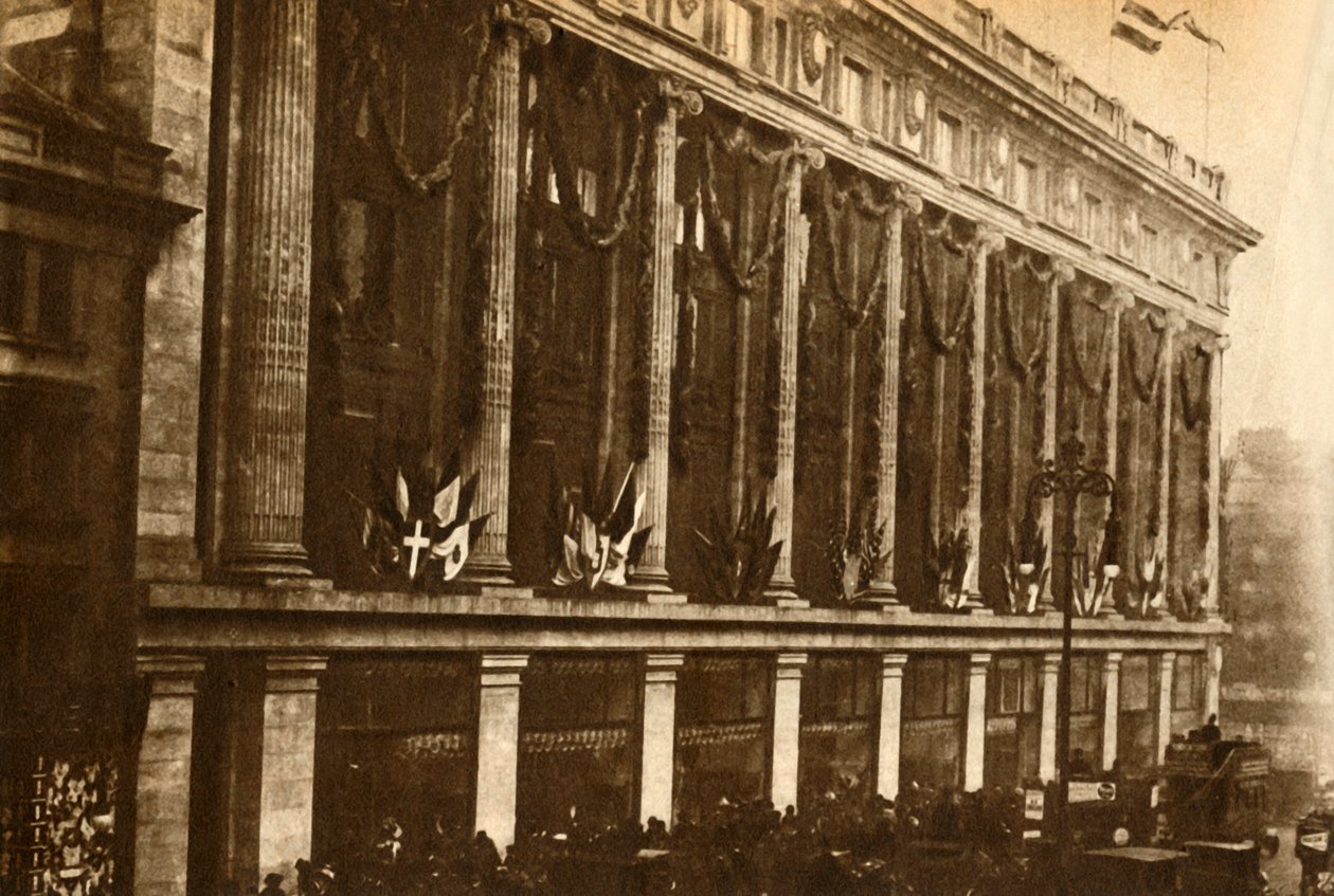 The Opening of Selfridges, 1909, 1933. av Unbekannt